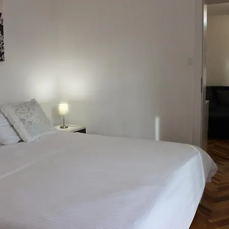 Lanterna Apartment *